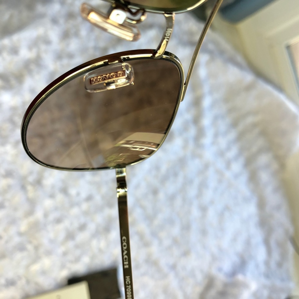 Coach Women's Aviator Sunglasses NWT - Picture 14 of 15